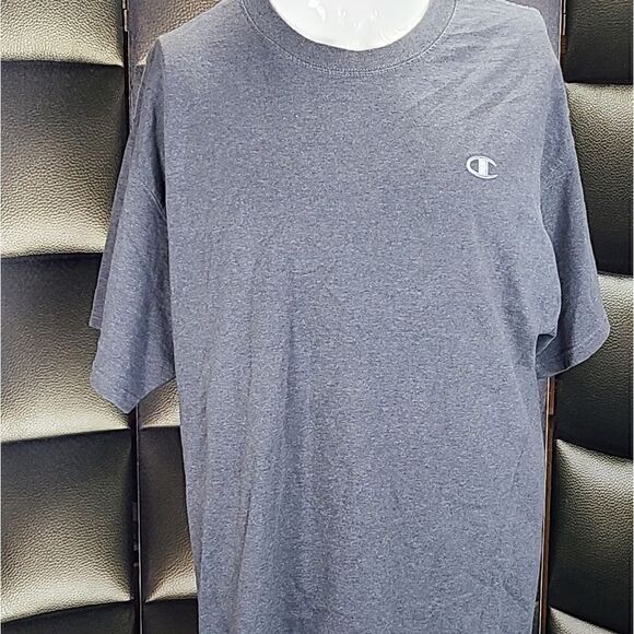 Champion tshirt - Picture 5 of 5